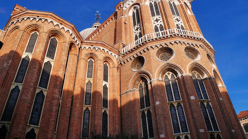 Santi Giovanni e Paolo : One cannot guess the beauty of the stained glass just by looking from the outside