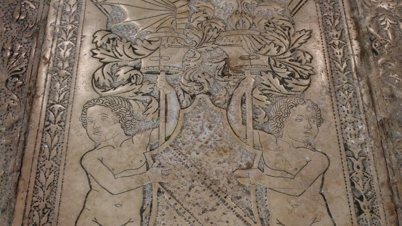 Santi Giovanni e Paolo : Tomb of the decemvir Alvise Diedo showing signs of wear from the footsteps that have traversed it for over 500 years