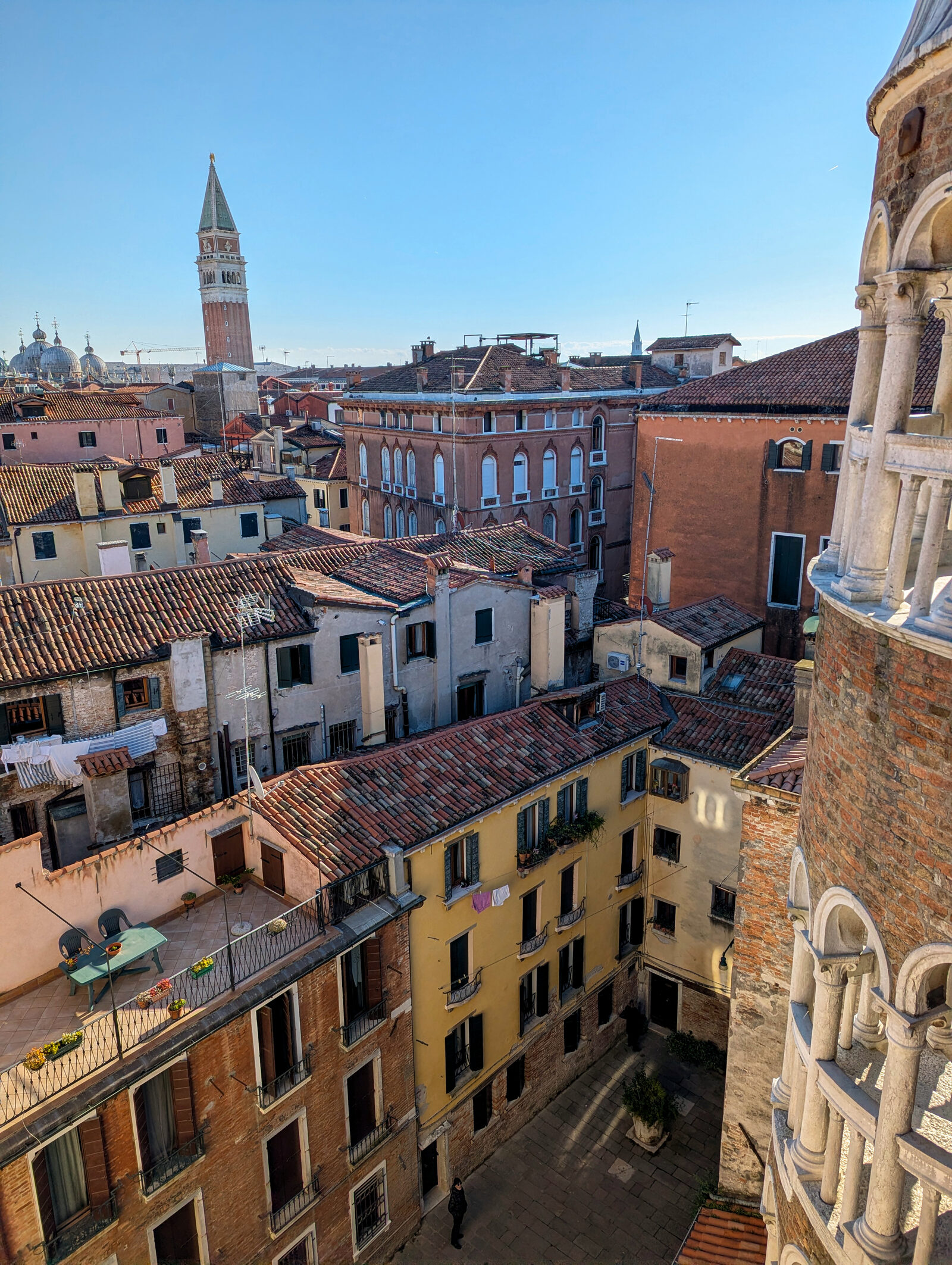 Palazzo Contarini del Bovolo : Tieni presente che ti trovi a più di 25 metri (82 piedi) d’altezza!