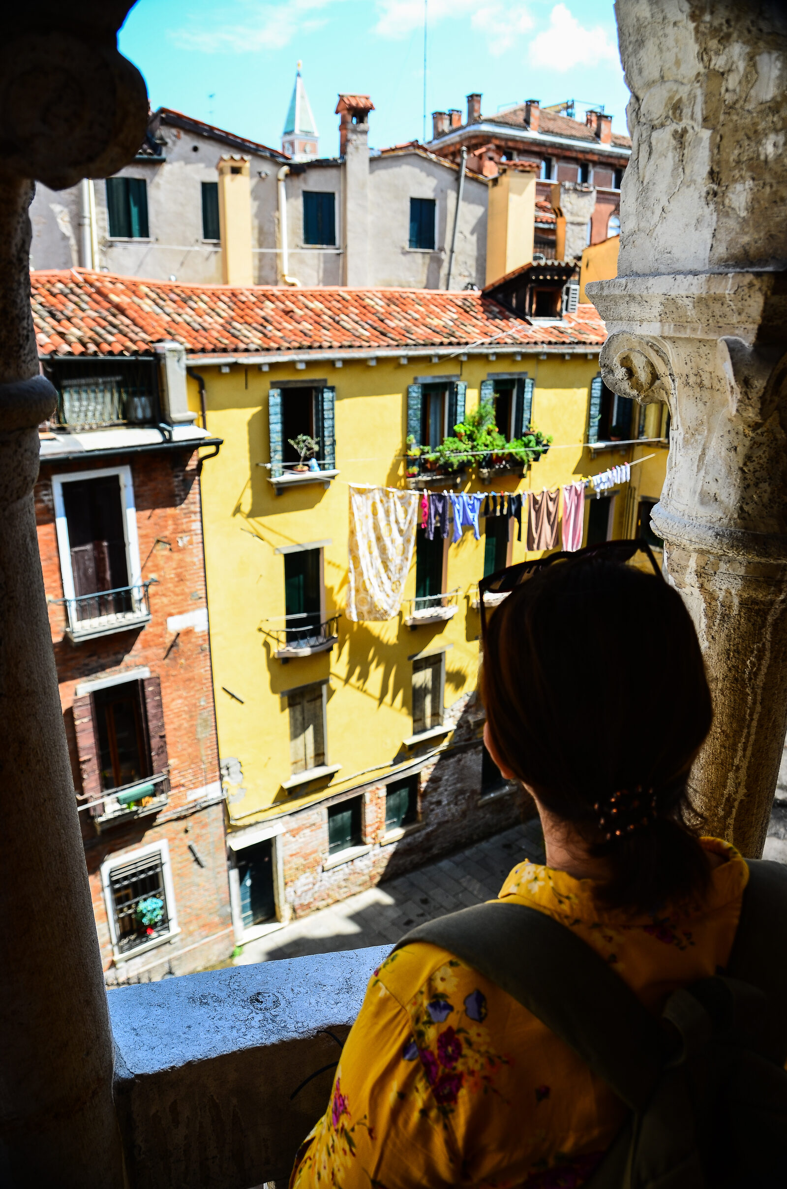 Palazzo Contarini del Bovolo : È l’unica salita a Venezia da cui si gode di una vista continua sull’esterno mentre si sale.