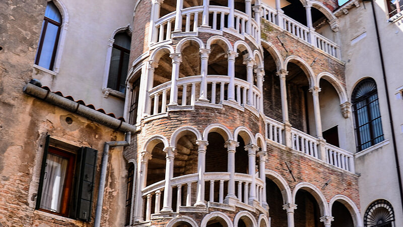 Palazzo Contarini del Bovolo : What an unusual sight tucked away behind the crowded alleys of San Marco!