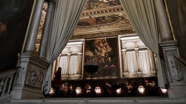 Scuola di San Rocco : The first glimpse of the spectacular Sala Capitulare as you ascend the grand staircase