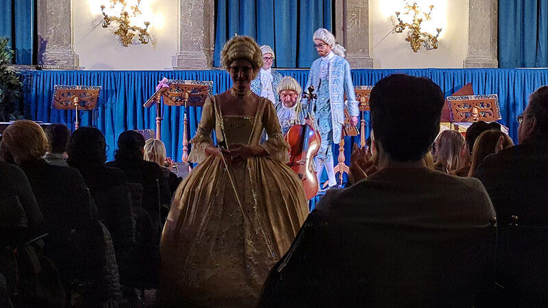 Scuola Grande di San Teodoro : The costumes are best appreciated when the performers enter and exit through the central aisle of the hall