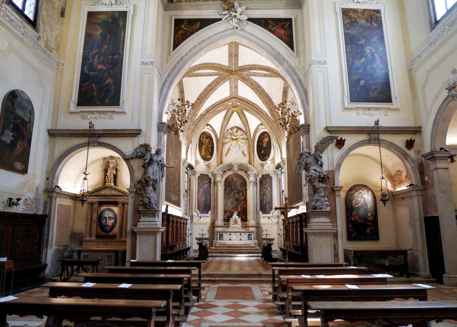 Scuola Grande San Giovanni : Once inside, the interior of the church impresses with its serene beauty and collection of artworks