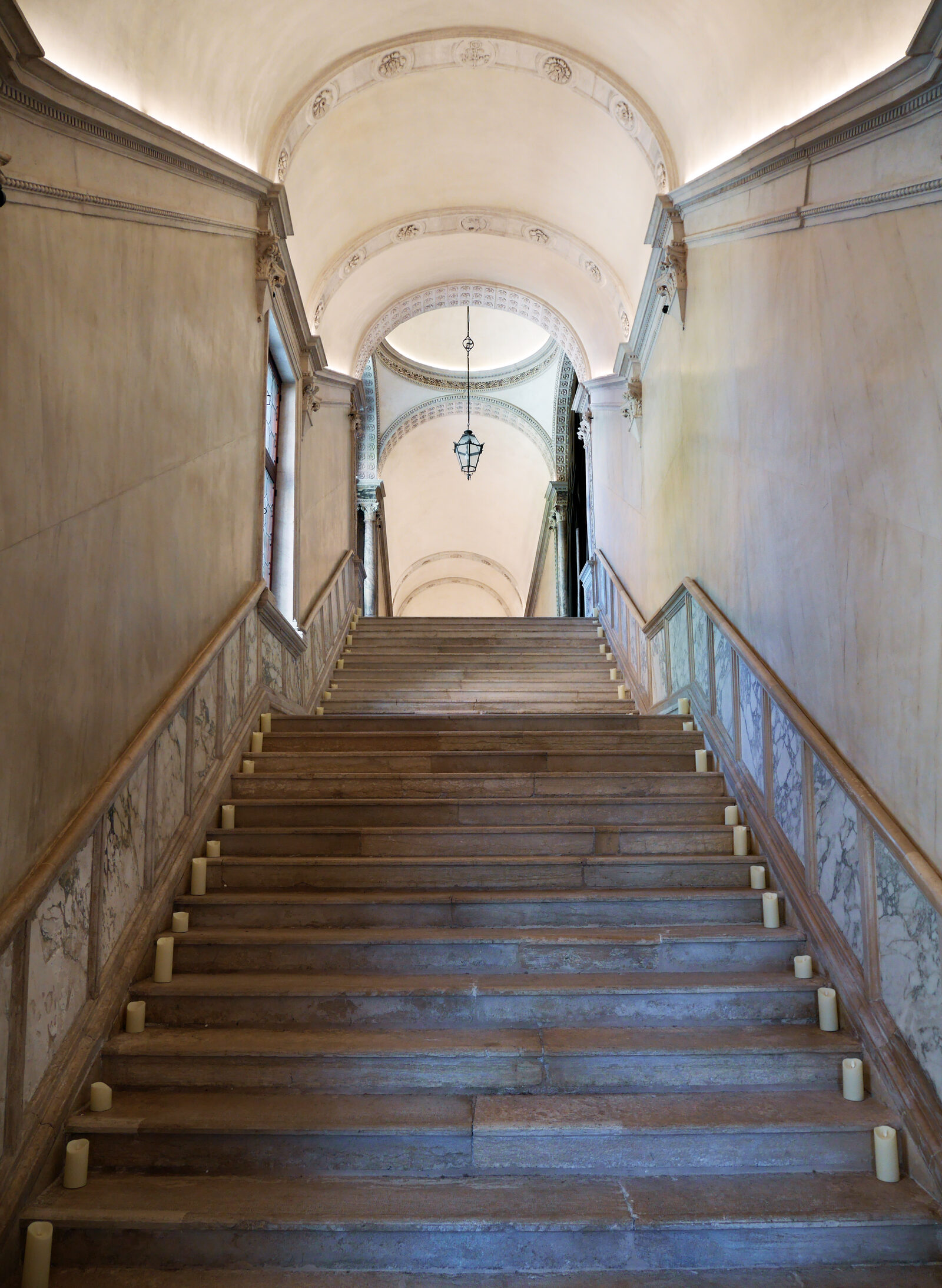 Scuola Grande San Giovanni : It’s now time to climb the staircase, designed in 1498 by Mauro Codussi, whose other works in Venice include the upper facade of San Zaccaria