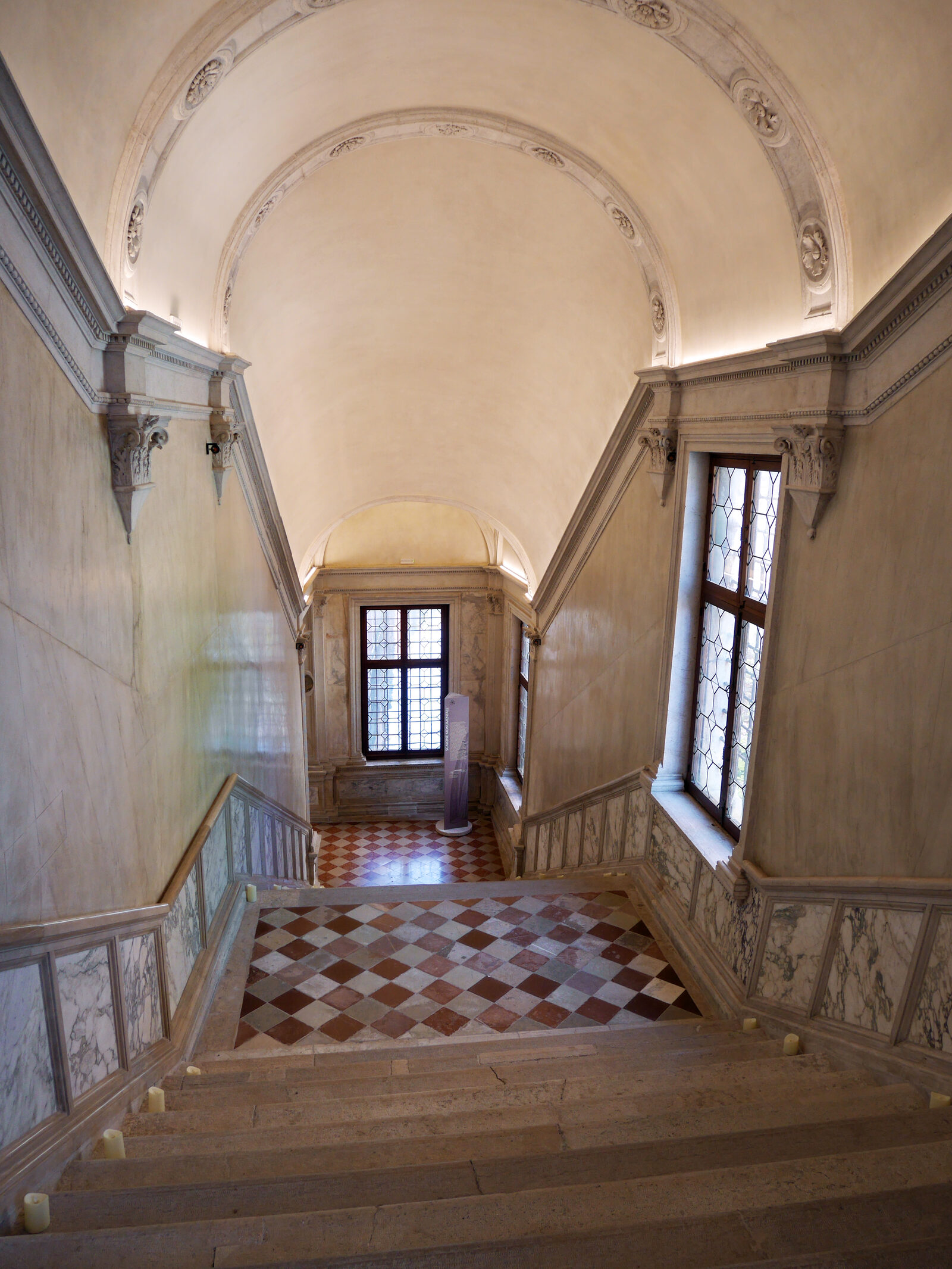 Scuola Grande San Giovanni : If, when looking back from the top of the staircase, you get the feeling that it isn't as wide as it looked from below, that's because the top is about 70 cm wider than the base