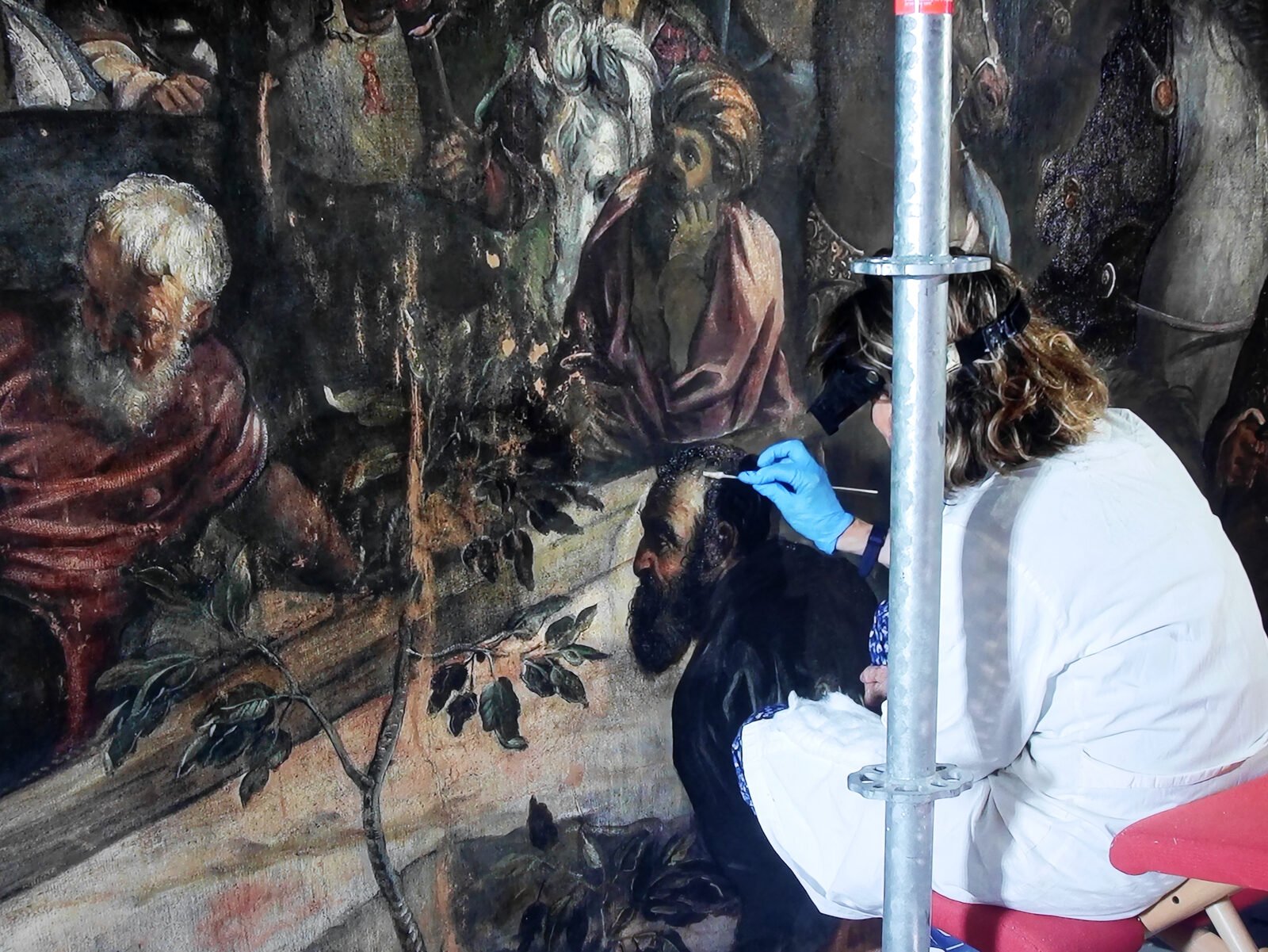Scuola Grande San Rocco : Restoration work on Tintoretto's 'Crucifixion'