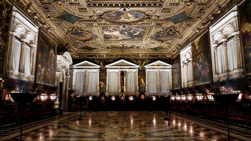 Scuola Grande San Rocco : Perhaps the most impressive chapter hall in all of Venice