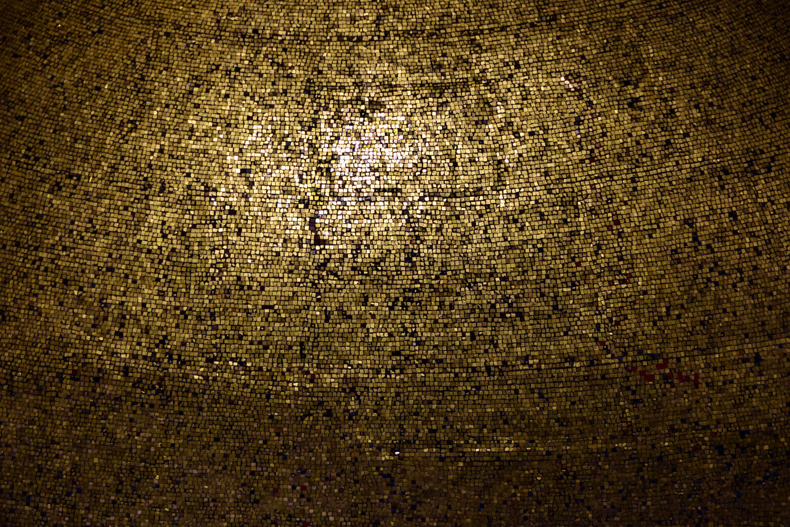 St. Mark's Basilica : Up close, you can appreciate the subtle variations in each individual tile — even among those of the same color