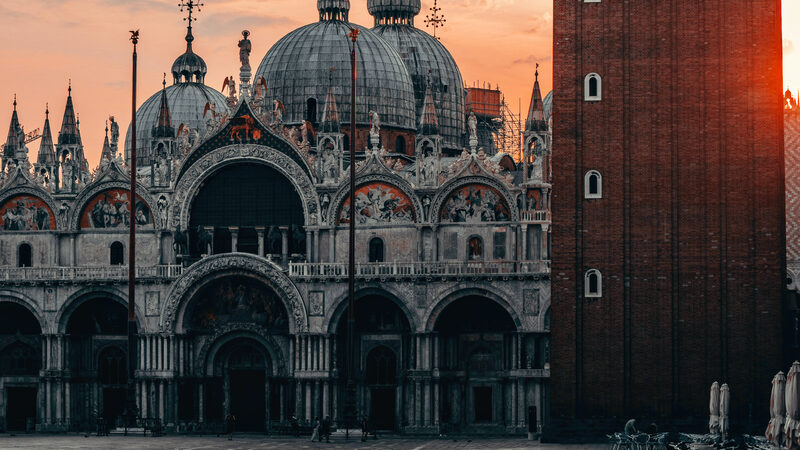 Piazza San Marco : It's equally impressive at sunrise, when the square is still quiet before the day-trippers arrive