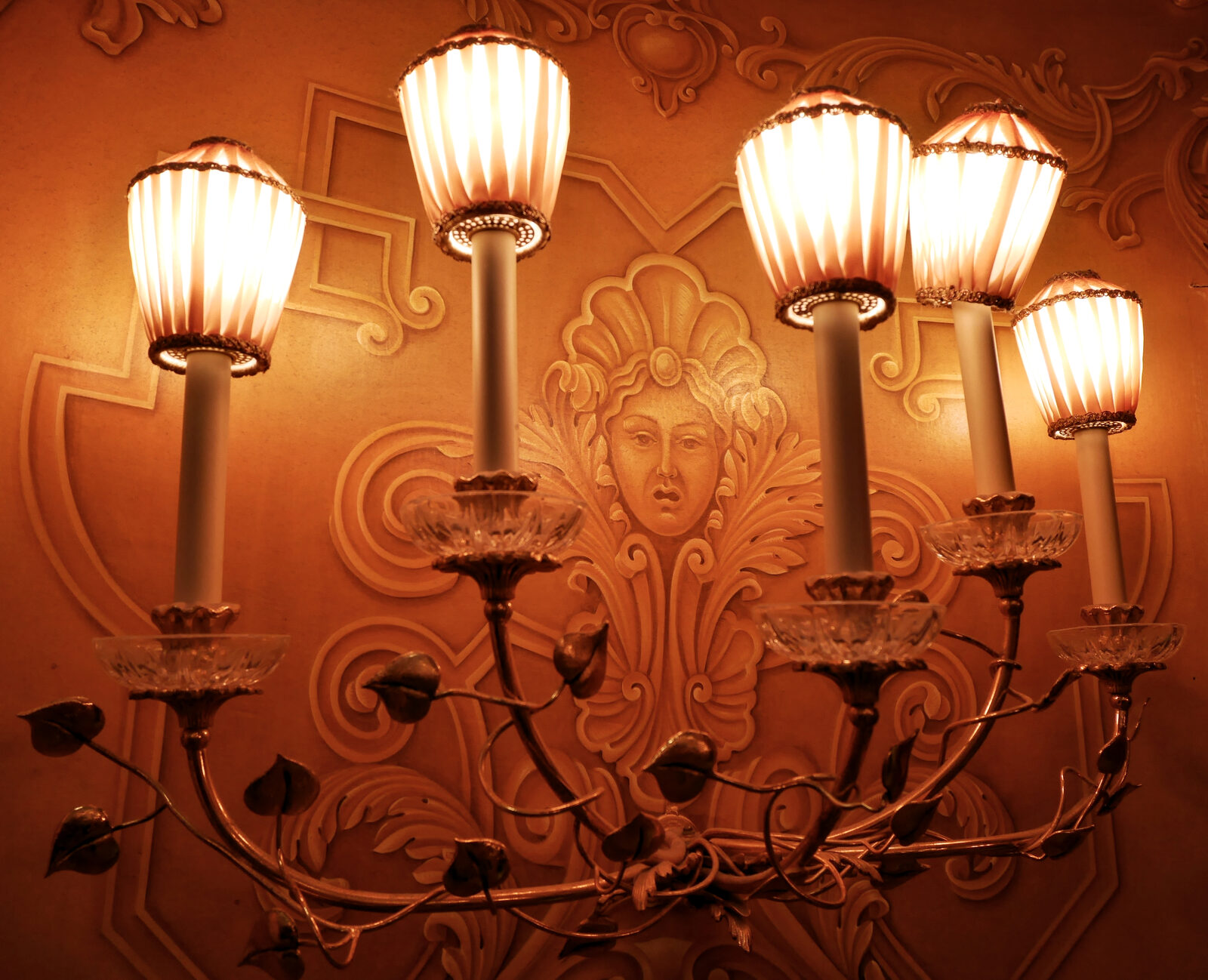 Teatro La Fenice : There are plenty of details to notice, even in the spaces between the arms of the wall sconces