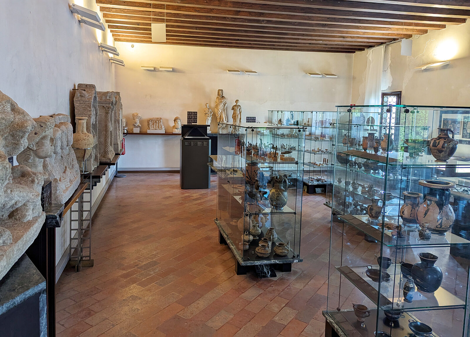 Torcello : Housed in the former Palazzo dell'Archivio, the archaeological section of the museum reveals the island’s role as a key trading hub since ancient Roman times — long before Venice rose from the swamps