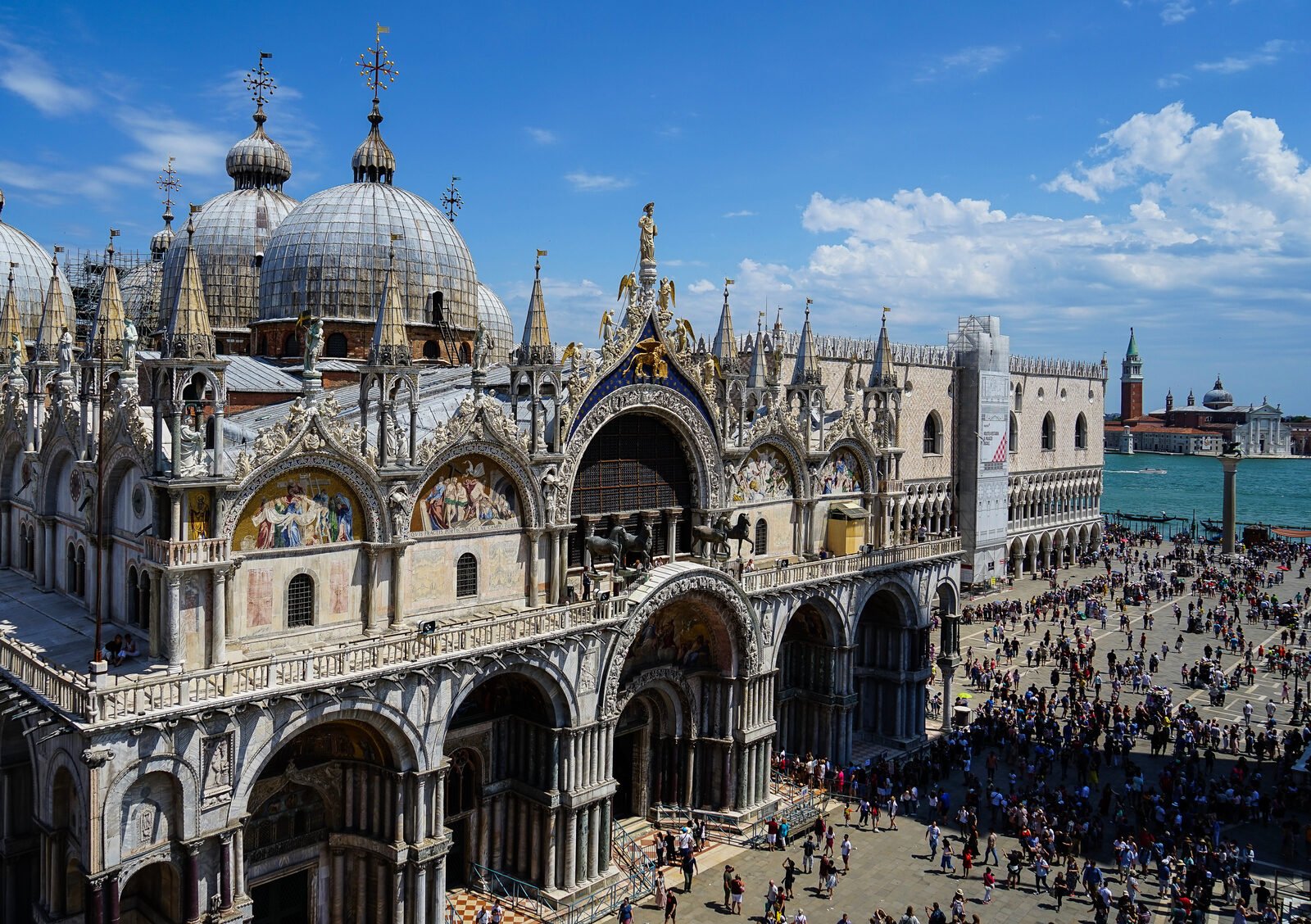 Torre dell'Orologio : The terrace offers beautiful views of Basilica di San Marco with the lagoon as the backdrop