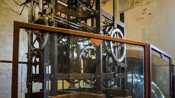 Torre dell'Orologio : On the second floor, you'll be able to closely examine the complex workings of the core clock mechanism