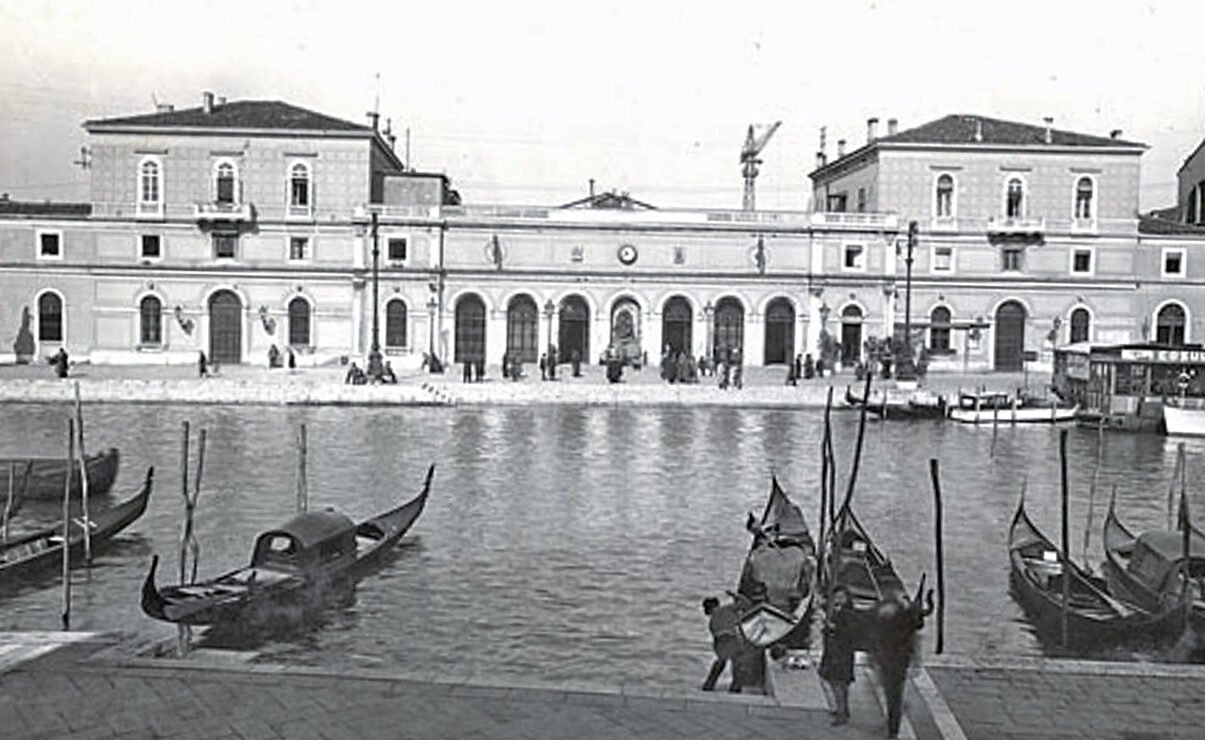 Train Station : The original train station was completed in 1863