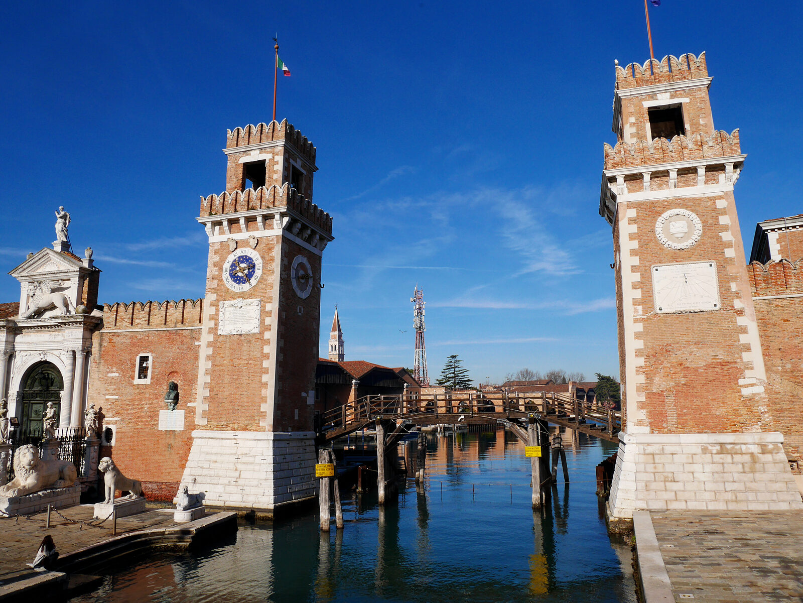 Venetian Arsenal : To the left of the waterway entrance, constructed around 1460, stands the main gate: Porta Magna