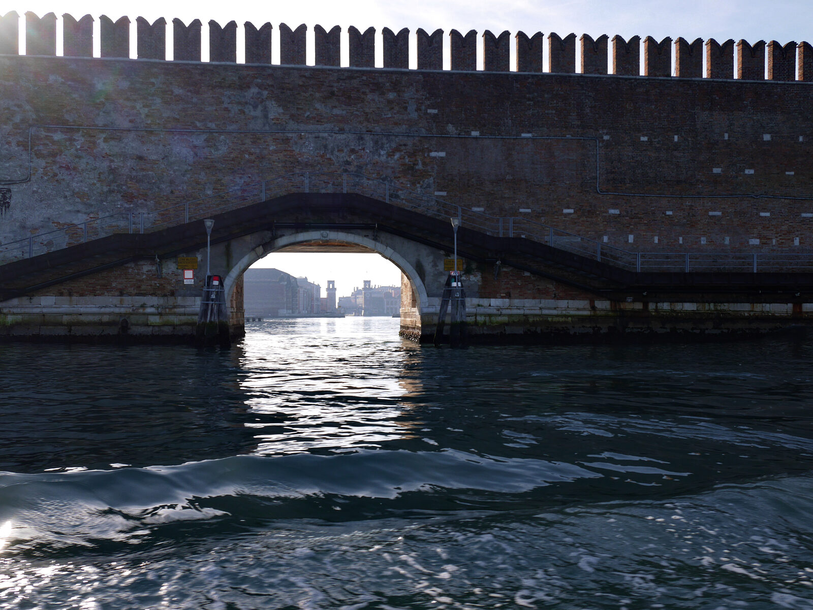 Venetian Arsenal : The opening in the wall was created in modern times to allow quicker access from the north (here offering a direct view of the southern twin towers)
