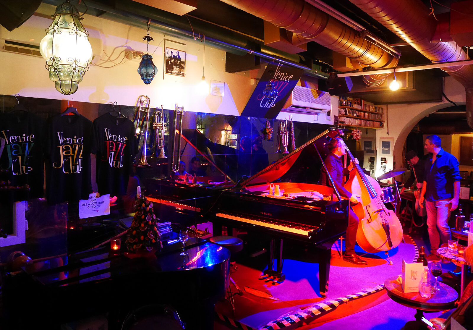 Venice Jazz Club : Frederico prepared to claim back his seat at the piano