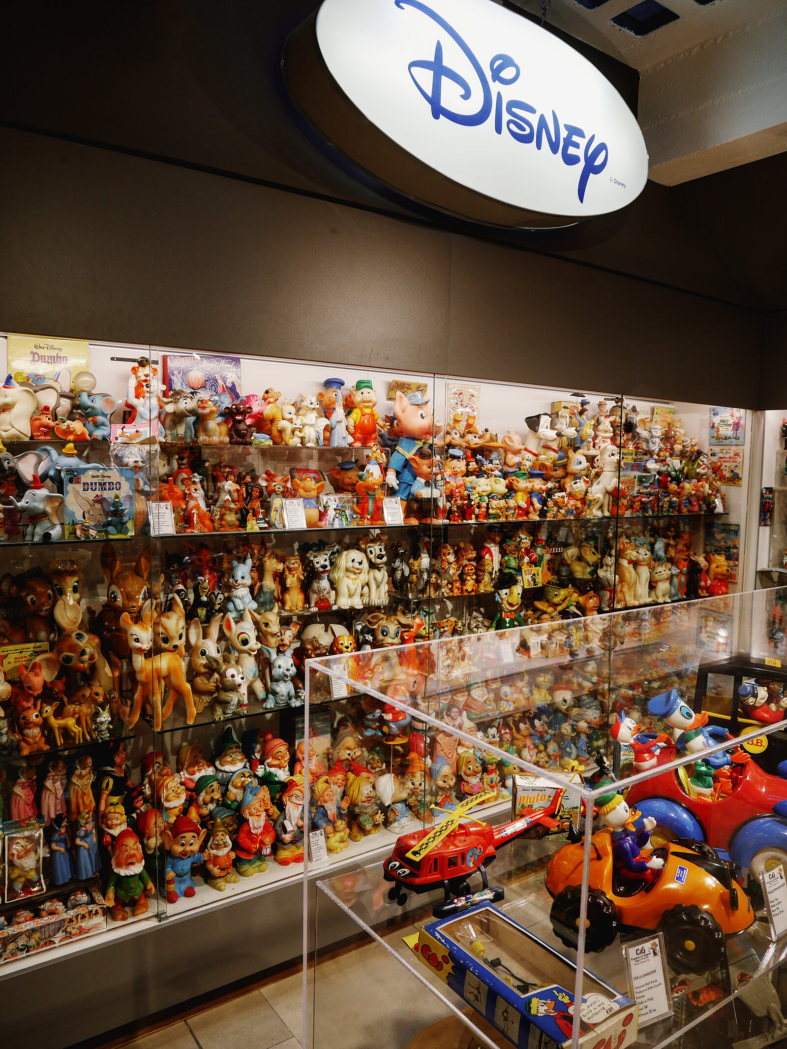 Venice Vintage Toys : The Disney section