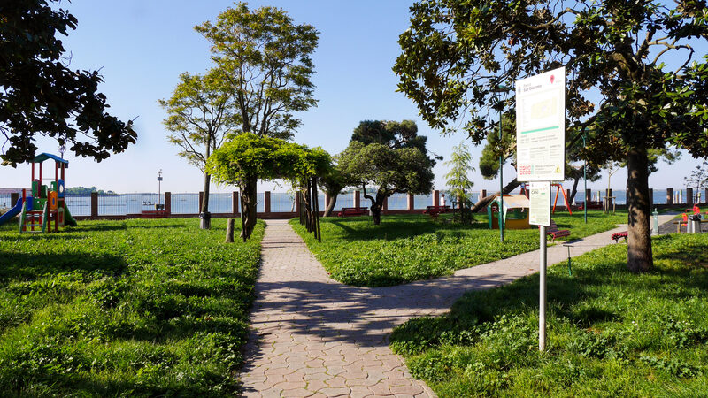 Com crianças : Parque infantil de San Giacomo na Giudecca