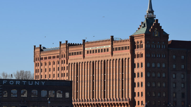 Zattere : And the giant Molino Stucky, a flour mill and pasta factory inaugurated in 1897 by the richest man in Venice at the time