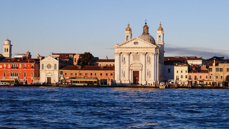 Zattere : Smaller in scale than Riva degli Schiavoni, it has fewer crowds thus preserving a more authentic atmosphere